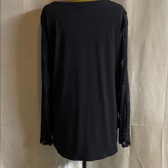 Nygard laced arm long sleeve top - Picture 4 of 7